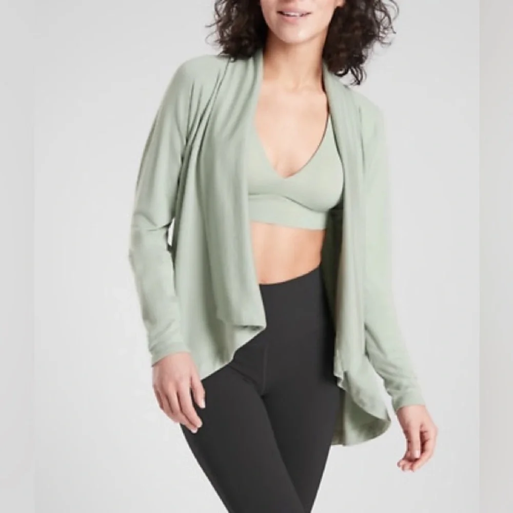 Athleta nirvana wrap long sleeve in opal green